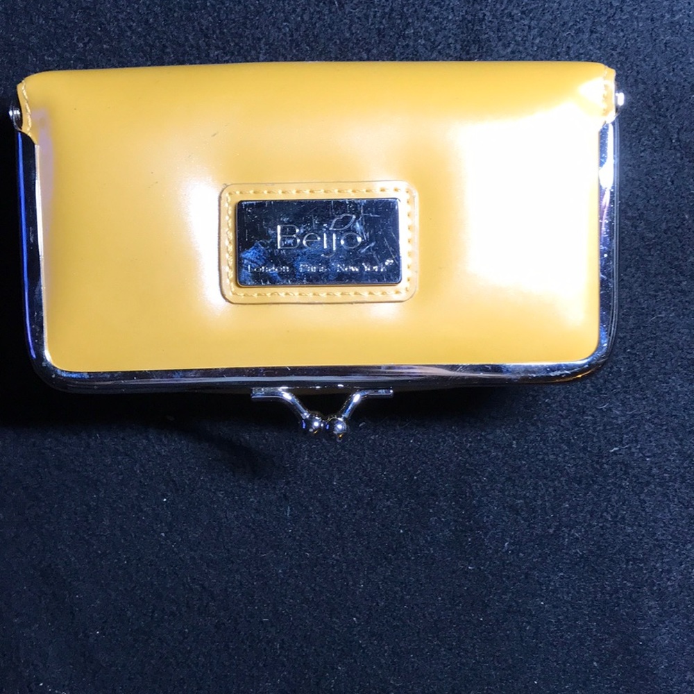 Makeup bag/box